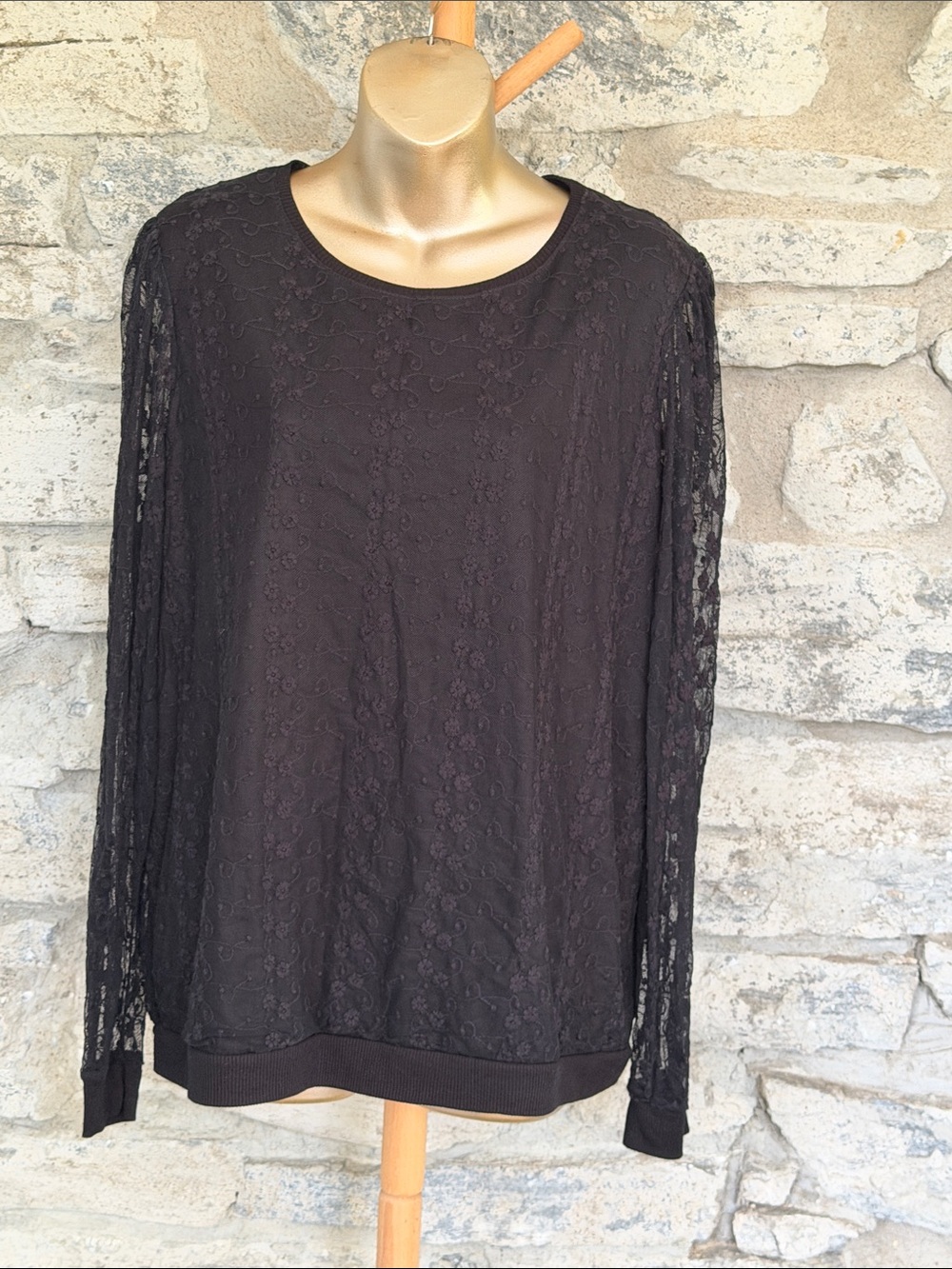 Black Lace Long-Sleeve Top